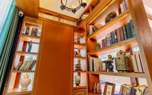 James Joyce Coffetel (Hohhot Exhibition Hall East Road Shop)