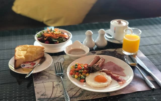 Third Rock Hostel (SHA Extra Plus)