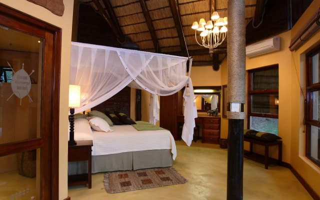 Amakhosi Safari Lodge and SPA