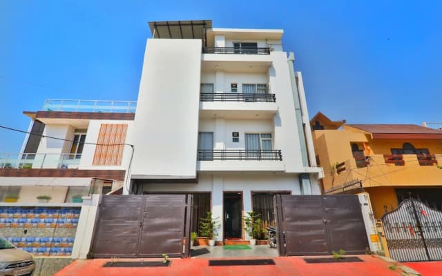 Hotel Aarya