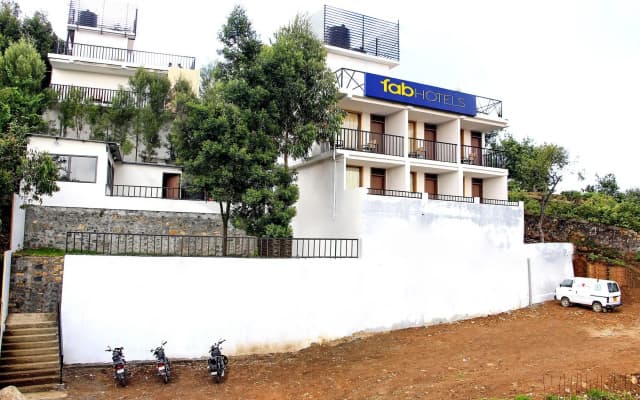 FabHotel Tranquil Heights