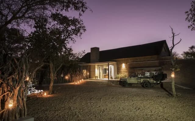 Nako Safari Lodge