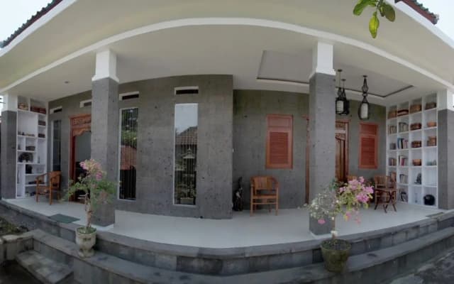 Manikan House
