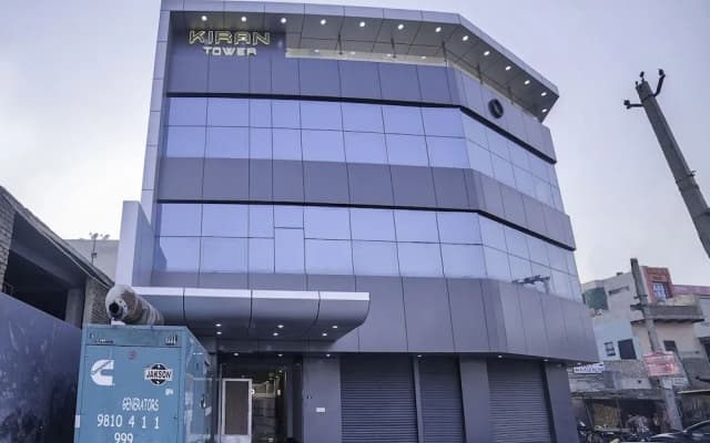 OYO 13637 Crown Residency