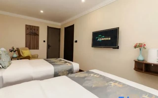 Yuntian Business Hotel (Yakeshi Railway Station Passenger Transport Station)