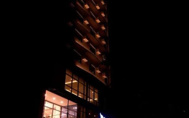Griffin Hotel and Suites