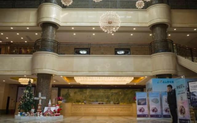 Lian Shan Longshan Garden Hotel