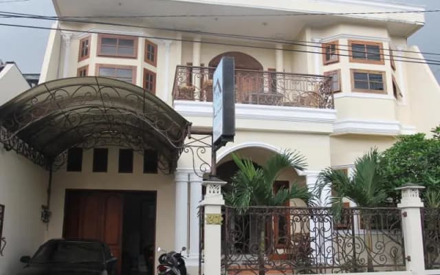 Elton Homestay