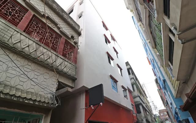 OYO 13579 Hotel Royal Crowne