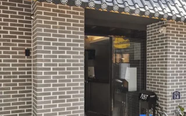 Eight Rest Hostel Myeong-dong