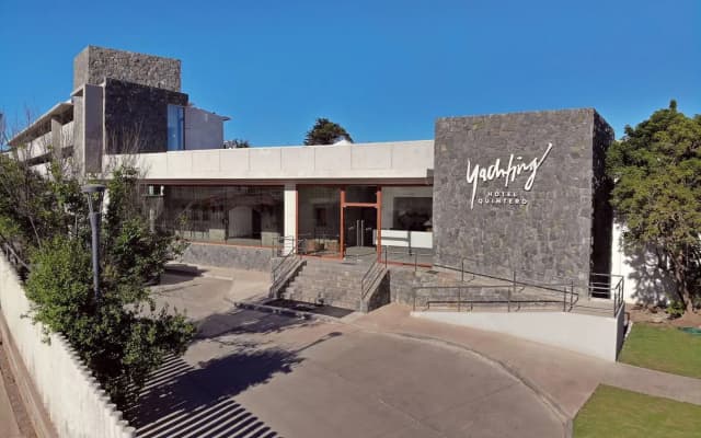 Yachting Hotel Quintero