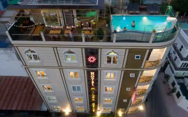 Mi Lan Corner Hotel