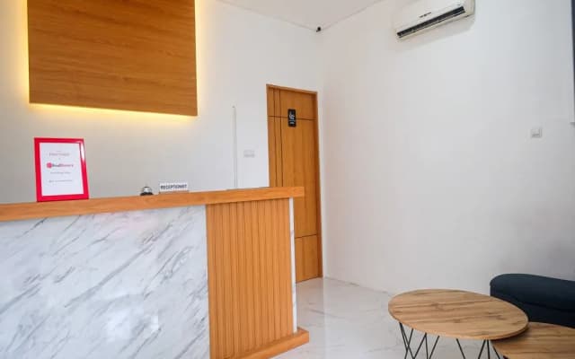RedDoorz Near Ambarrukmo Area