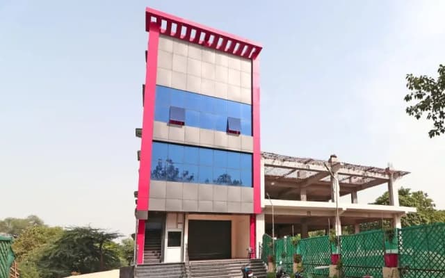 Elibrista By OYO Rooms