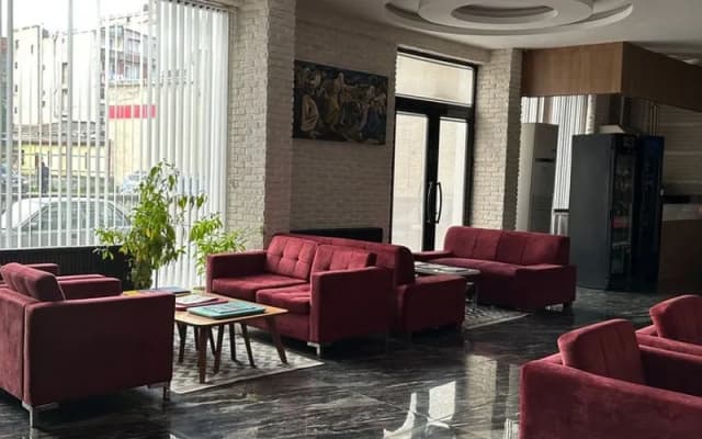 Grand Deluxe Hotel