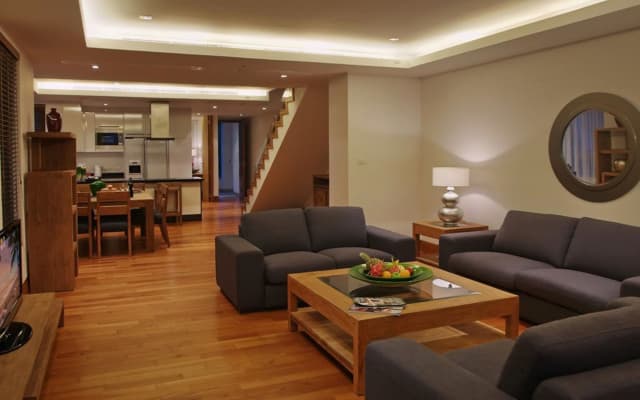 The Pearl of Naithon