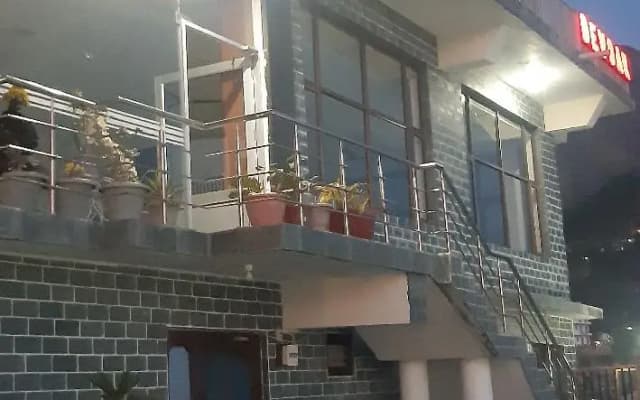 Hotel Devdar Resort