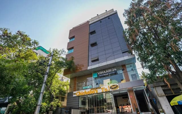 Capital O 36137 Vihaari 24 Business Hotel