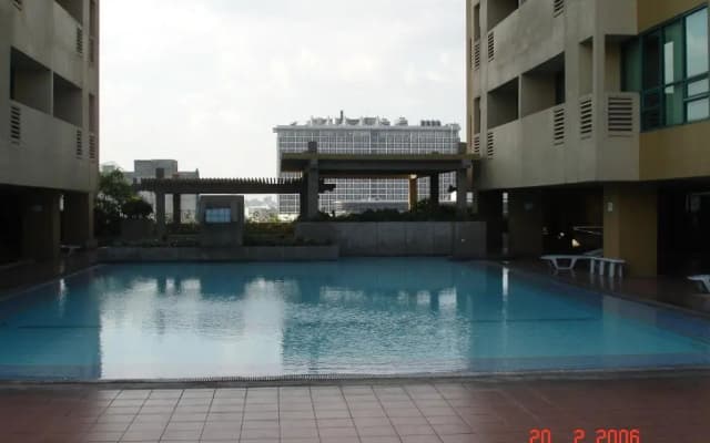 67 sqm. Condo Unit in Robinson Place Residences
