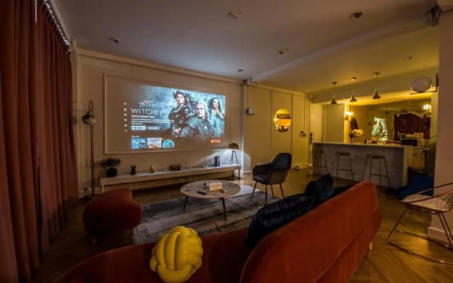 Theme Boutique Hotel