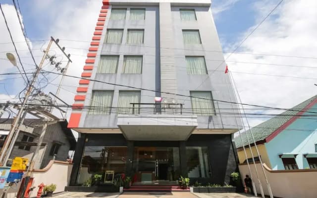 Idola Hotel