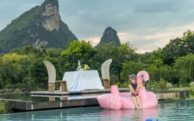 Panlong Lishore Resort (Yangshuo West Street Liriver)