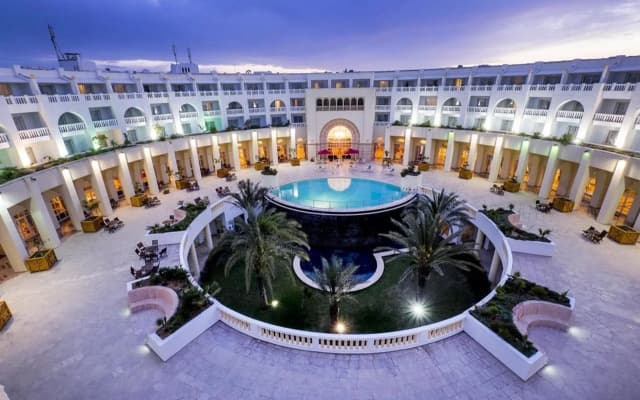 Курортный отель Medina Solaria & Thalasso