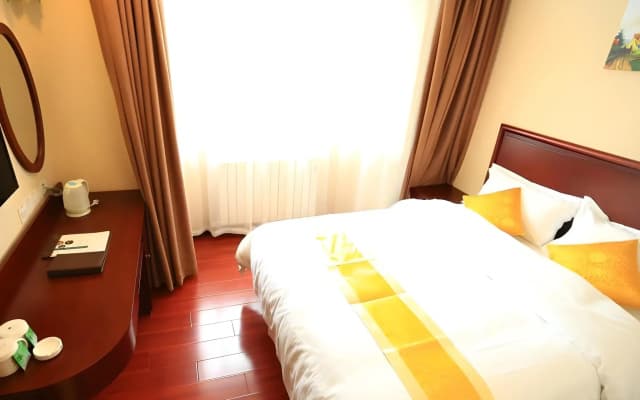 GreenTree Inn Qingdao Licang Shuyan Road Daweng Square Express Hotel