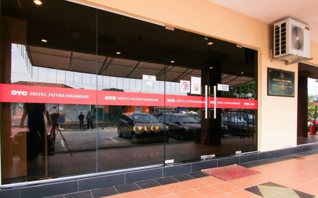 OYO 11343 Hotel Putra Iskandar