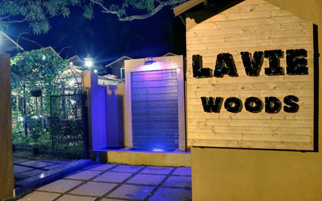 La Vie Woods