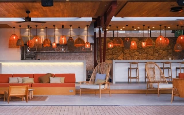 Birdcage 33 Hotel