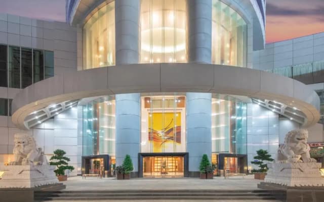 Crowne Plaza Zhuhai City Center by IHG