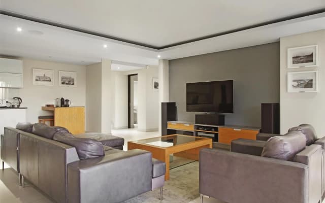 Ravensteyn Villa - Camps Bay