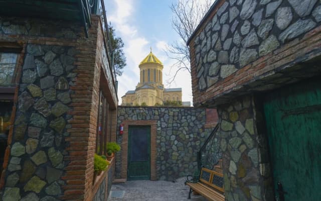 Отель Hotisi