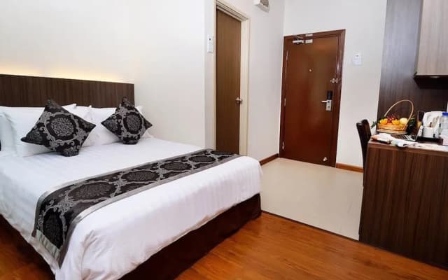 Holiday Villa Hotel & Suites
