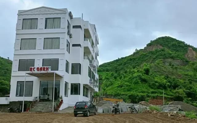 Hotel RC Garh