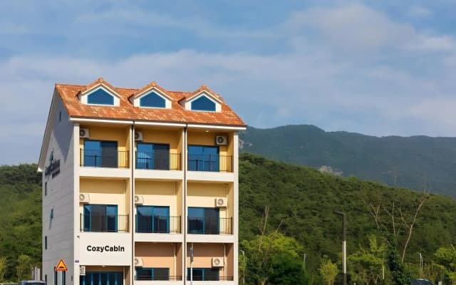 CozyCove Boutique Hotel