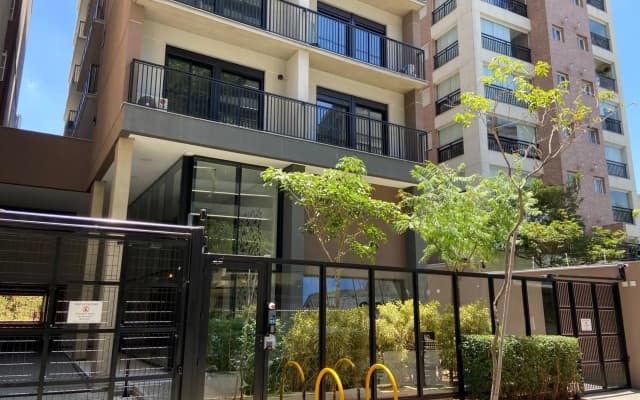 31 New studio w/ fast reliable wifi, balcony and gym