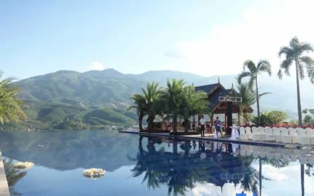 Mountain View Water System Villa