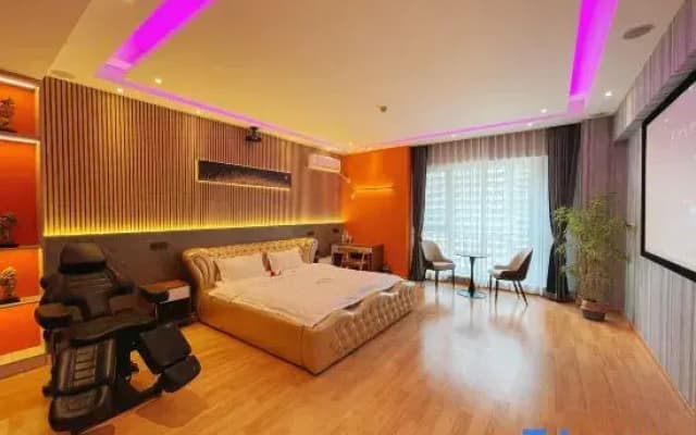 Enjoy Love 520 Movie E-sports Hotel (Jinan Olympic Sports Center)