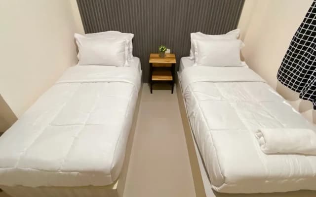 RedDoorz Syariah Near RS Awal Bros Panam Pekanbaru