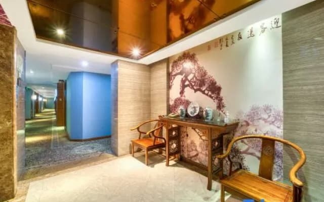 Holton Hotel (Yiwu International Trade City)