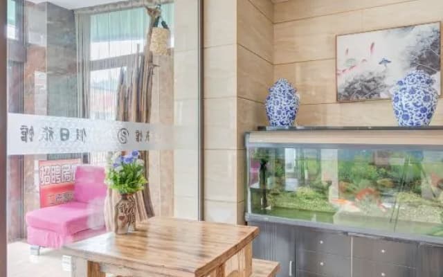 Qicai Holiday Hostel