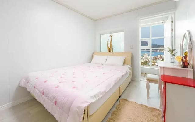 Geoje Forest-morning Spa Pension