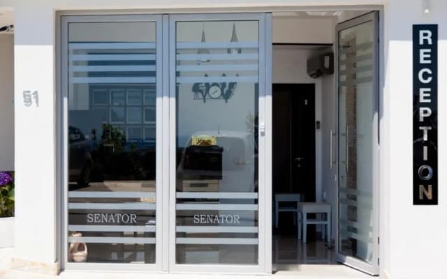 Hotel Senator