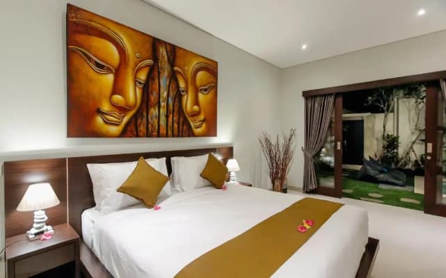 Villa 66, 5 min walk to Double 6 beach