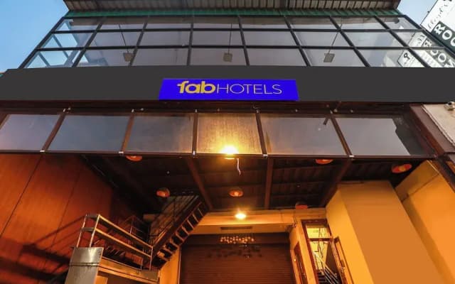 Fabhotel Lloyd’S Inn