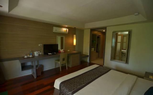 Lanta Long Beach Resort