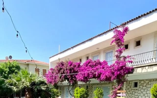 Alasonya Alaçatı by La Mira