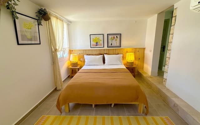 Monk Island Guesthouse